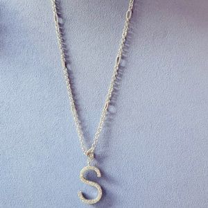 🔥 LETTER CRYSTAL NECKLACE 🔥